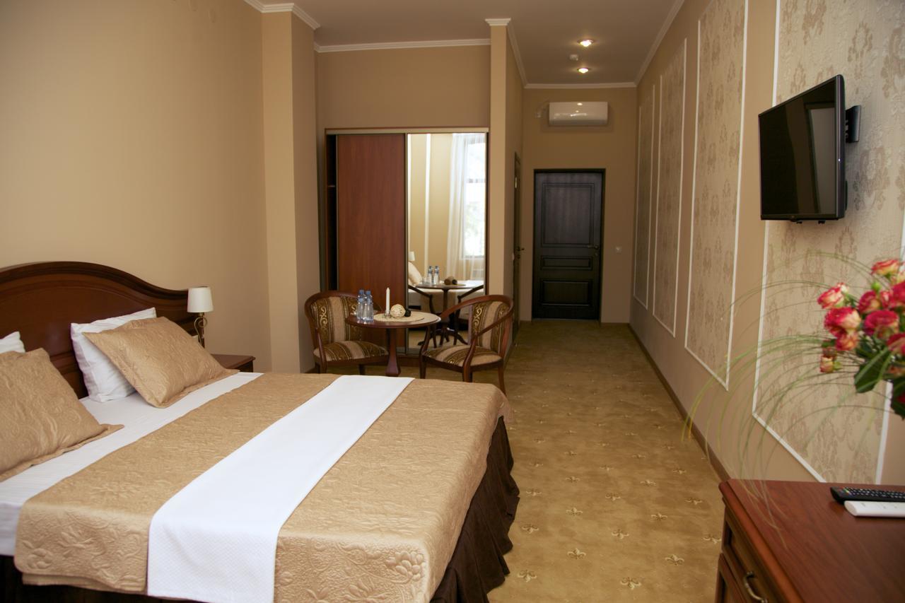 Dioskuria Hotel Sukhumi Exterior photo