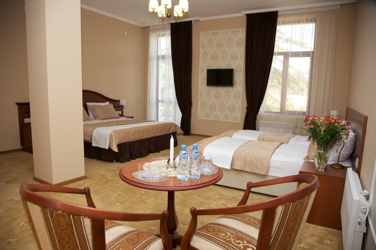 Dioskuria Hotel Sukhumi Exterior photo